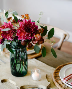 22 Gorgeous Thanksgiving Tablescape and Centerpiece Ideas You'll want to try this year from the best bloggers around.