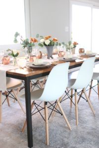 22 Gorgeous Thanksgiving Tablescape and Centerpiece Ideas You'll want to try this year from the best bloggers around.