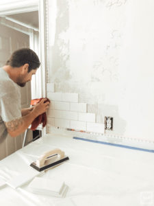 DIY Subway tile backsplash: Learn how to lay your own subway tile backsplash with this amazing tutorial. Subway tile is a classic option for kitchen backsplash and is one of the most affordable options on the market.