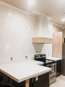 DIY Subway tile backsplash: Learn how to lay your own subway tile backsplash with this amazing tutorial. Subway tile is a classic option for kitchen backsplash and is one of the most affordable options on the market.